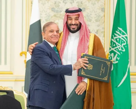 Saudi Arabia and Pakistan Sign Bilateral Defense Treaty